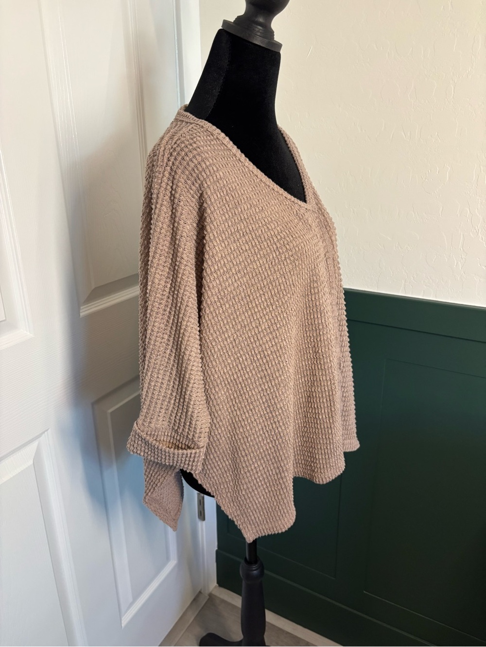 ⭐️ SALE - Zenana Waffle Knit Dolman Sweater Taupe V-Neck Oversized S/M Boho - Picture 2 of 9